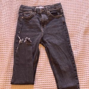 TopShop Jamie raw hem jeans - size 28